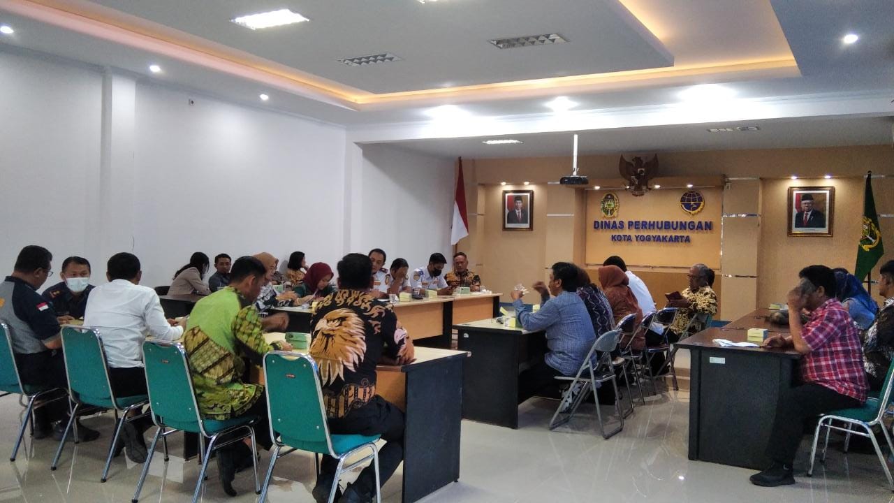 Study Banding Pansus DPRD Kota Surakarta ke Dinas Perhubungan Kota Yogyakarta