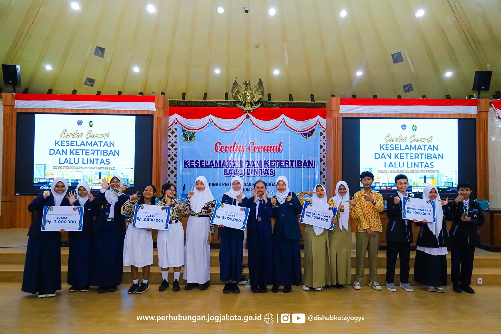 SMP Negeri 15 Yogyakarta Boyong Juara Cerdas Cermat Lalu Lintas